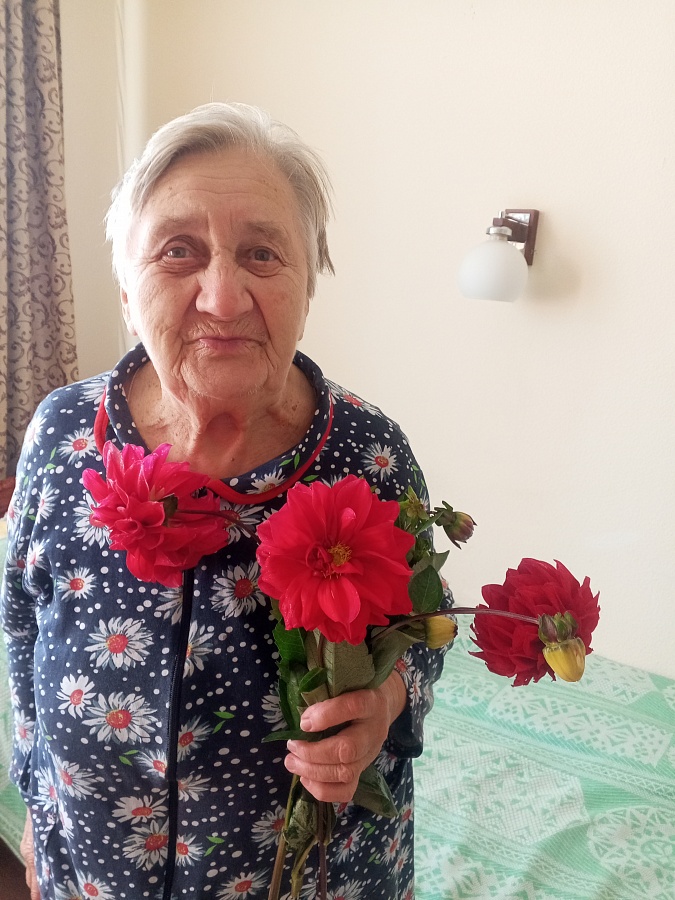 «Праздник, наполненный теплом: с днём рождения, Людмила Львовна!»