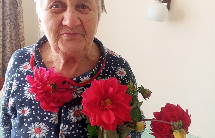 «Праздник, наполненный теплом: с днём рождения, Людмила Львовна!»