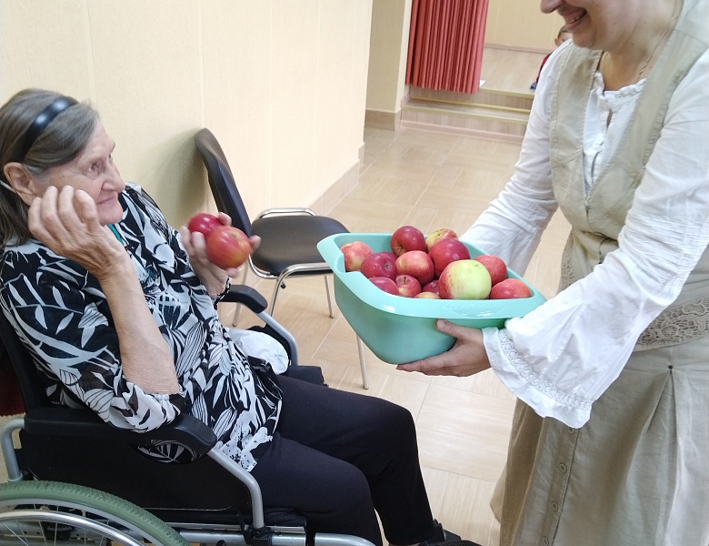 «Преображение Господне». «Яблочный спас – всем яблок припас»