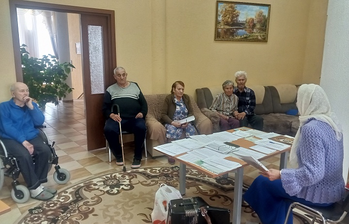 «Голос, который согревает: на музыкальном кружке проживающие осваивали вокальную технику и разучивали новые песни»