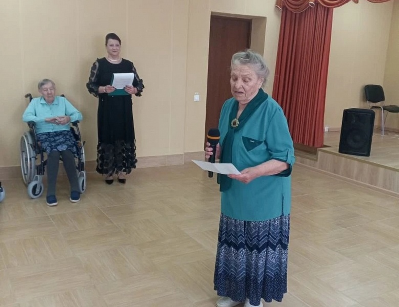 Тёплый праздник ко Дню защитника Отечества: концерт дуэта «Рябинушка» и трогательные подарки от наших жительниц!