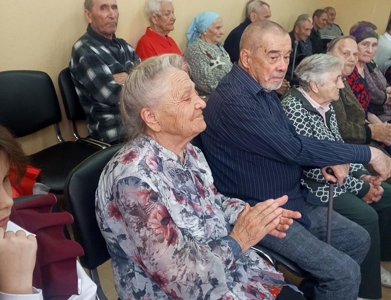 Тепло детских сердец — лучший подарок ко Дню пожилых людей