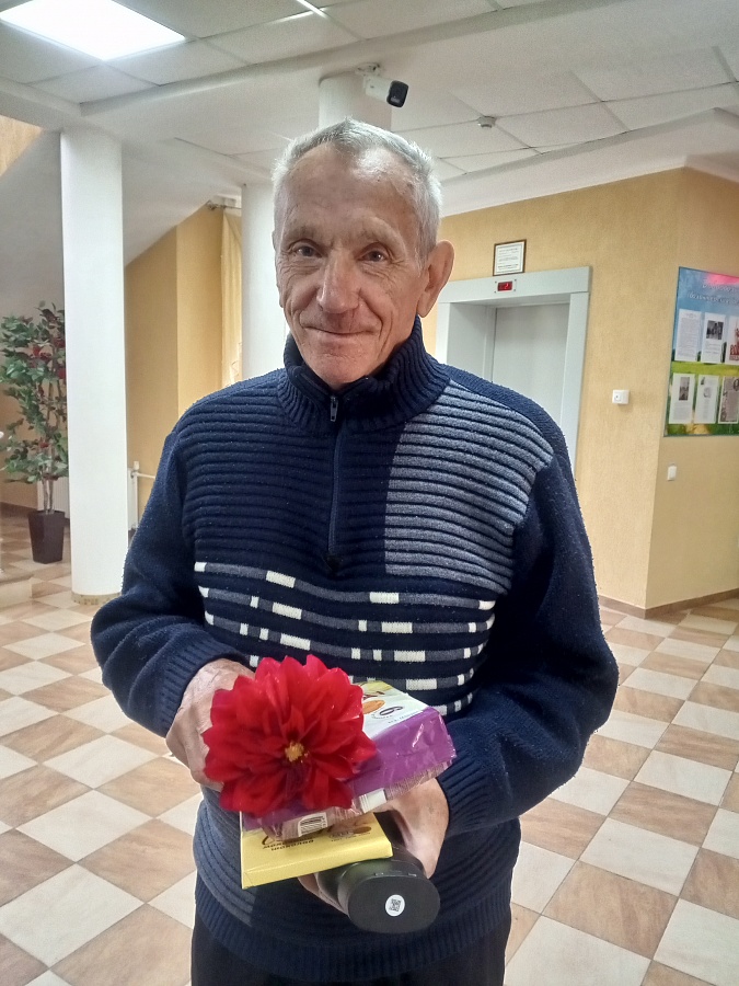 «Пусть живёт в сердце добрый свет: поздравляем Олега Борисовича!» 
