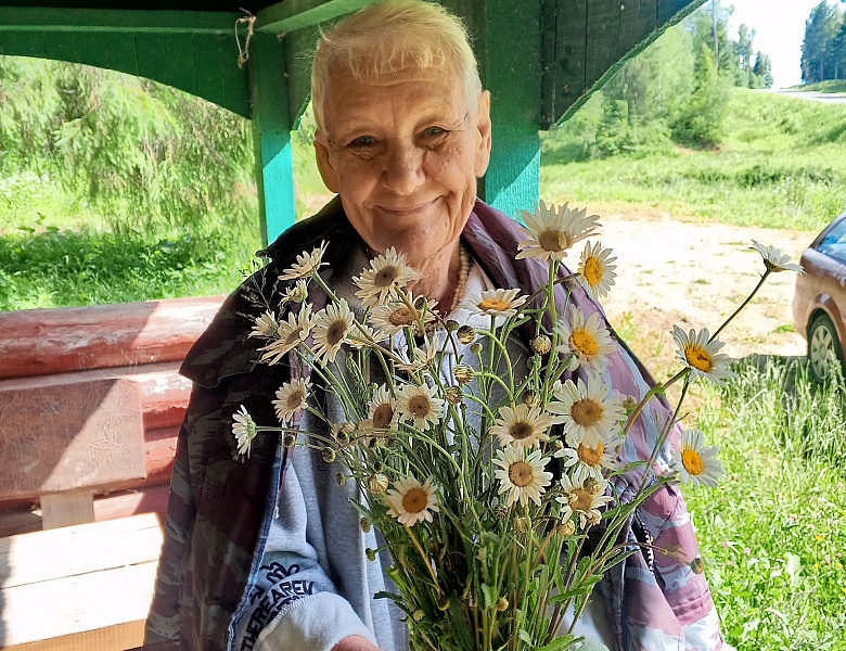 Тёплый день у родника: проживающие отметили канун Международного дня пикника